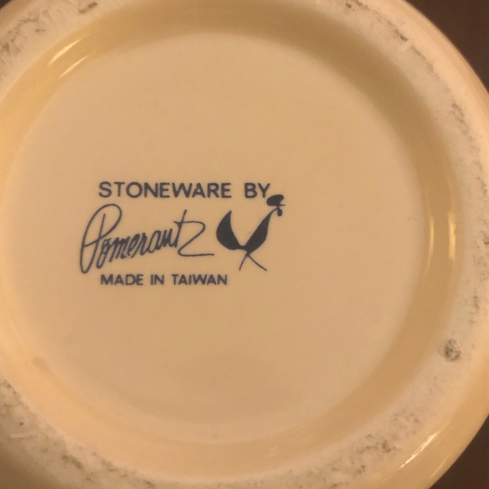 Stoneware by Pomerantz Coffee Mug Cream farm Scenes Pigs Sheep Cow Farmer Wife - Picture 3 of 12
